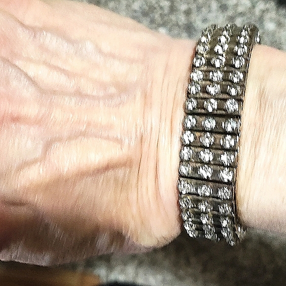 VINTAGE 60s 3-ROW RHODIUM PLALTED PRONG SET RHINESTONE EXPANDABLE 6-7" BRACELET - Picture 3 of 9